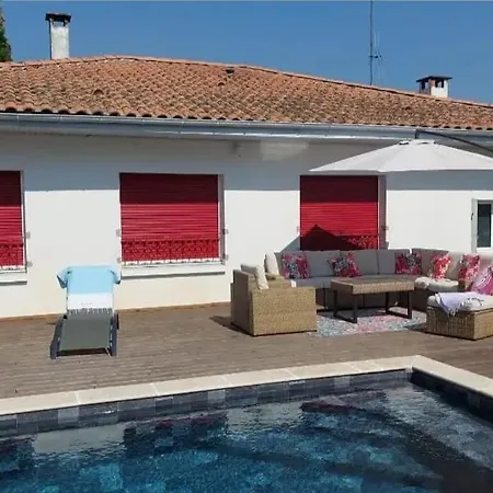 Maison De Famille Avec Piscine بارينتس إن بورن